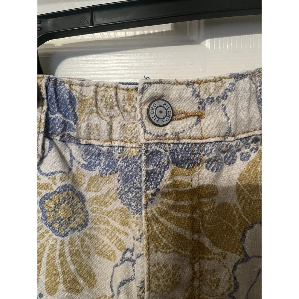 Pilcro Lara Ultra High-Rise Frayed Denim Shorts Floral Size Medium Women's